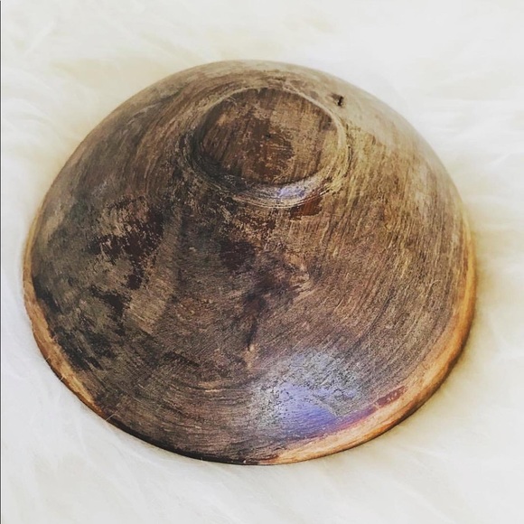 Handcrafted African wood art bowl - Picture 5 of 9